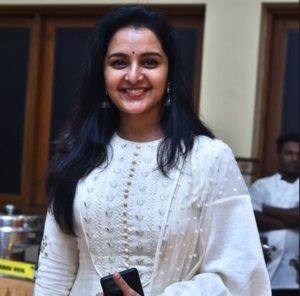 હિમાચલના પૂરમાં ફસાઈ જાણીતી એક્ટ્રેસ, માત્ર 11 વર્ષની ઉંમરે ફિલ્મોમાં કર્યું હતું ડેબ્યૂ, જાણો વિગત