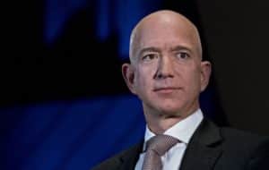 એમેઝોનના જંગલમાં લાગી ભીષણ આગ, લોકો જેફ બેજોસ પાસે કેમ માંગી રહ્યાં છે મદદ ? જાણો