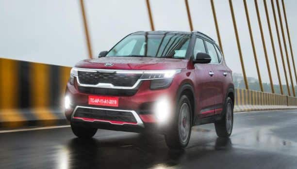  Kia Seltos બે વેરિએન્ટ Tech Line અને GT Lineમાં ઉપલબ્ધ છે. Tech Line માં પેટ્રોલ અને ડીઝલ એન્જીન ઓપ્શન મળે થે. જ્યારે GT Lineમાં પેટ્રોલ વર્ઝન મળશે. Tech Line વધુ પ્રીમિયમ અને ફેમિલી ઓરિએન્ટેડ સ્ટાઇલથી બનાવવામાં આવી છે. જ્યારે GT Lineની સ્ટાઇલિંગ સ્પોર્ટી છે. જે યૂથને વધુ આકર્ષશે.