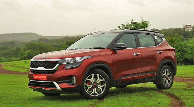  Kia Seltosમાં એન્જિનના ત્રણ વિકલ્પો છે. જેમાં 1.4 લિટર પેટ્રોલ ટર્બોચાર્જ્ડ, 1.5-લિટર પેટ્રોલ અને 1.5 લિટરનું ડીઝલ એન્જિન સામેલ છે. આ ત્રણેય એન્જિન BS-6 નોર્મ્સ અનુસાર છે. Kia Seltosની પ્રારંભિક કિંમત 9.69 લાખ રૂપિયા રાખવામાં આવી છે. 