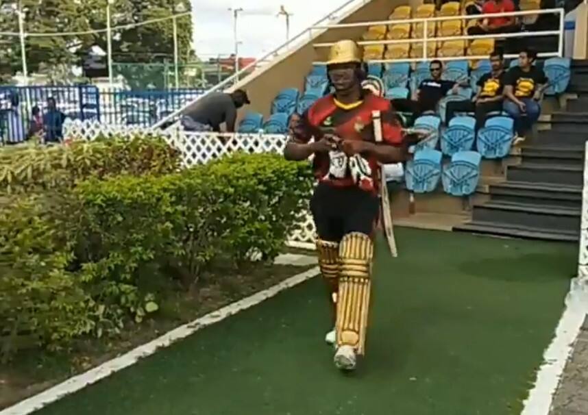 brian lara brings back to play in t20 match દુનિયાનો આ મહાન ક્રિકેટર સન્યાસના 12 વર્ષ બાદ ક્રિકેટ રમવા મેદાન પર આવ્યો, ને પછી ફટકાર્યા ટ્રેડમાર્ક શૉટ, જુઓ વીડિયો