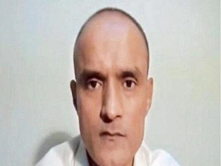 Meeting between Kulbhushan Jadhav and India s deputy high commissioner to Pakistan concludes કુલભૂષણ જાધવને સીક્રેટ જગ્યાએ મળ્યા ડેપ્યુટી હાઈ કમિશ્નર, અઢી કલાક ચાલી વાતચીત, જાણો વિગત