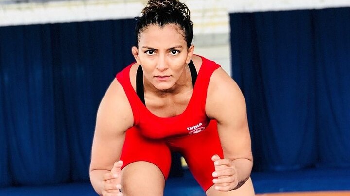 geeta phogat flaunts baby bump shares pregnancy photo on social media instagram માં બનવાની છે ‘દંગલ ગર્લ, ઇંસ્ટાગ્રામ પર બેબી બમ્પની તસવીર કરી શેર