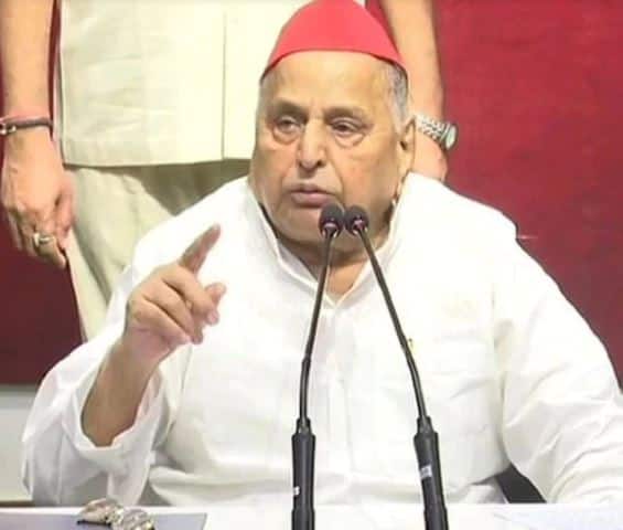 mulayam singh yadav comes in support of azam khan આઝમખાનને મળ્યો મુલાયમસિંહ યાદવનો સાથ, કહ્યુ- દાનના પૈસાથી બનાવી છે જોહર યુનિવર્સિટી