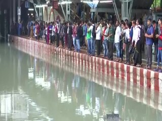 Mumbai Rains Surat bound three trains cancelled due to heavy rains and water logging મુંબઈમાં ભારે વરસાદથી ગુજરાત આવતી કઈ કઈ ટ્રેનો કરવામાં આવી રદ, જાણો વિગતે