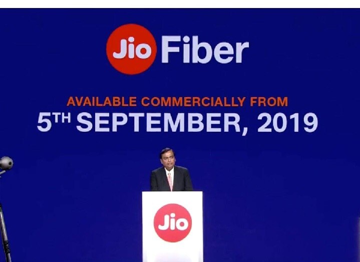 Jio Fiber  Reliance Jio giga fiber to launch across India today JIO ગીગા ફાઇબરની આજથી દેશભરમાં શરૂઆત, ફ્રી કોલ્સ સાથે મળશે બ્રોડબેંડ સર્વિસ, જાણો વિગત