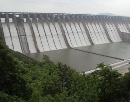 Sardar Sarovar Narmada Dam 10 Doors open  સરદાર સરોવર નર્મદા ડેમ 136. 21 મીટરની ઐતિહાસિક સપાટીએ, 10 દરવાજા ખોલાયા