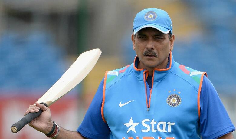 head coach ravi shastri's salary will increase in new contract હવે વિરાટ કોહલી કરતાં પણ વધી જશે કૉચ રવિ શાસ્ત્રીનો પગાર, જાણો કેટલા કરોડ હશે સેલેરી?