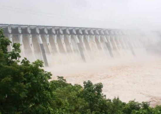 The water level of the Narmada Dam crosses 136 meters સરદાર સરોવર નર્મદા ડેમની જળ સપાટી પહોંચી ઐતિહાસિક સ્તર પર