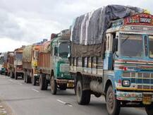 મોટર વ્હીકલ એક્ટ: ભારે ભરખમ દંડના વિરોધમાં ટ્રાન્સપોર્ટ વેપારીઓએ આપી ચક્કાજામની ચીમકી