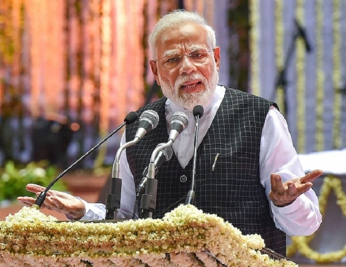 Prime Minister Narendra Modi at the prayer meet held for former Finance Minister Arun Jaitley અરૂણ જેટલીને યાદ કરીને ભાવુક થયા PM મોદી, કહ્યું- અંતિમ દર્શન ન કરવાનો અફસોસ જીવનભર રહેશે