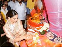 દીપિકા પાદુકોણે કર્યા લાલબાગના રાજાના દર્શન, ઉઘાડા પગે ચાલીને આવી, જુઓ તસવીરો