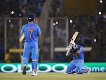 કોહલીએ ફિટનેસ મામલે ધોનીને કરી સેલ્યૂટ, તસવીરમાં લખ્યું- \'હું ક્યારેય નથી ભૂલી શકવાનો એ રાત\'