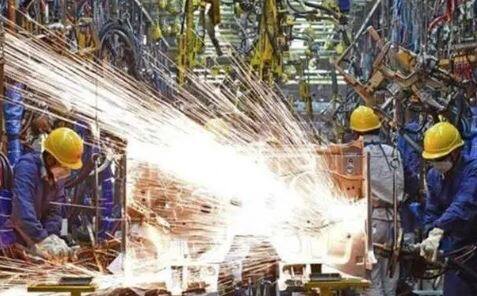 મંદી વચ્ચે મોદી સરકાર માટે આવ્યા સારા સમાચાર, ઔધોગિક ઉત્પાદન દરમાં થયો વધારો Industrial production growth at 4.3% in July મંદી વચ્ચે મોદી સરકાર માટે આવ્યા સારા સમાચાર, ઔધોગિક ઉત્પાદન દરમાં થયો વધારો