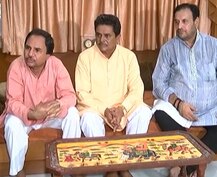મોરારિ બાપુના સમર્થનમાં ધીરુભાઈ સરવૈયા, હેમંત ચૌહાણ, કિર્તીદાન,ભીખુદાન ગઢવીએ એવોર્ડ પરત કર્યા