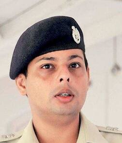 ગુજરાતના ક્યા આઈપીએસ અધિકારીને સાપ કરડી જતાં રાજકોટની હોસ્પિટલમાં દાખલ કરવા પડ્યા?