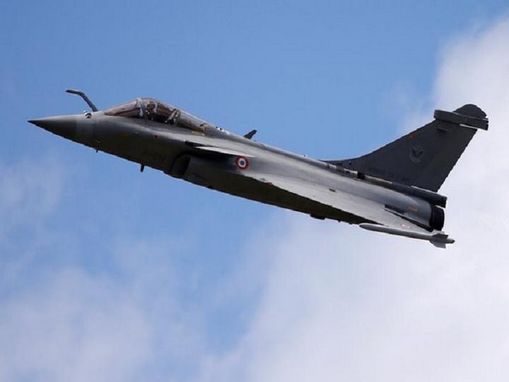 IAF receives first Rafale combat aircraft in France ભારતને મળ્યું પ્રથમ રાફેલ ફાઈટર જેટ, ડેપ્યૂટી એરફોર્સ ચીફે ભરી ઉડાણ