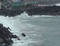 સૌરાષ્ટ્રના દરિયાકાંઠાના વિસ્તારોમાં વરસાદ, માંગરોળના દરિયા કિનારે લગાવાયું 3 નંબરનું સિગ્નલ