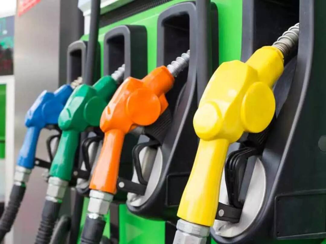 petrol and diesel price increases પેટ્રૉલ-ડિઝલનો ભાવ વધારો ફરી શરૂ, 12 દિવસમાં 2 રૂપિયા 15 પૈસા મોંઘુ થયુ પેટ્રૉલ, જાણો વિગતે