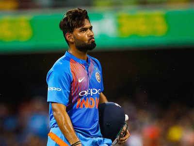 પંતના સપોર્ટમાં આવ્યો આ ભારતીય બેટ્સમેન, આ નંબર પર બેટિંગ કરવાની આપી સલાહ Rishabh Pant not succeeding at No.4, must bat down the order: VVS Laxman પંતના સપોર્ટમાં આવ્યો આ ભારતીય બેટ્સમેન, આ નંબર પર બેટિંગ કરવાની આપી સલાહ