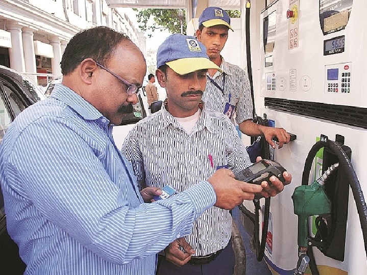 Bad news SBI Credit Card Users Will Not Get Cashback At Fuel Stations From 1 October SBI ક્રેડિટ કાર્ડ ધારકો માટે માઠા સમાચાર, પેટ્રોલ-ડીઝલ પૂરાવવા પર નહીં મળે કેશબેક, જાણો વિગતે