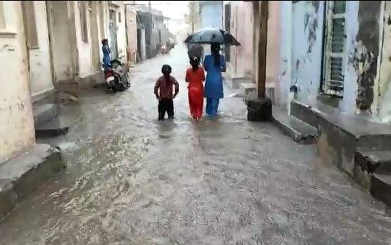Heavy rainfall in jodiya jamnager gujarat રાજ્યમાં ફરી વખત વરસાદની ધમાકેદાર બેટિંગ, જોડિયામાં 5 ઈંચ વરસાદ