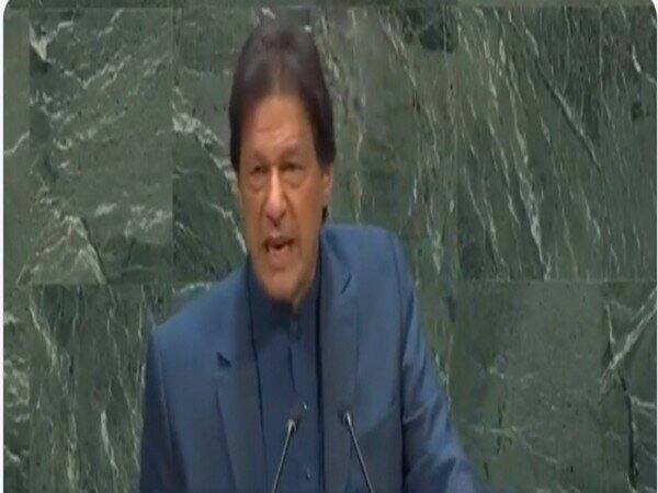 PM Imran highlights Kashmir, Islamophobia at UNGA પાકિસ્તાનનો કાશ્મીર રાગ, UNGAમાં ઇમરાન ખાને કહ્યુ- કરફ્યૂ હટતા કાશ્મીરમાં થશે લોહીયાળ જંગ