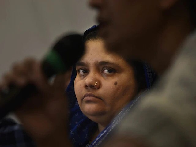 supreme court on bilkis bano and 2002 gujarat riots case  'બે અઠવાડિયાની અંદર બિલ્કિસ બાનોને 50 લાખ રૂપિયા ને ઘર-નોકરી આપો' - ગુજરાત તોફાનો મામલે SCનો રાજ્ય સરકારને આદેશ