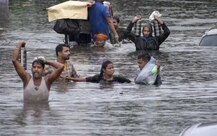 Bihar Flood : સવારથી 4000 લોકોનું રેસ્ક્યૂ, 3 દિવસ બાદ ઉપમુખ્યમંત્રી સુશીલ મોદીના પરિવારનું રેસ્ક્યૂ