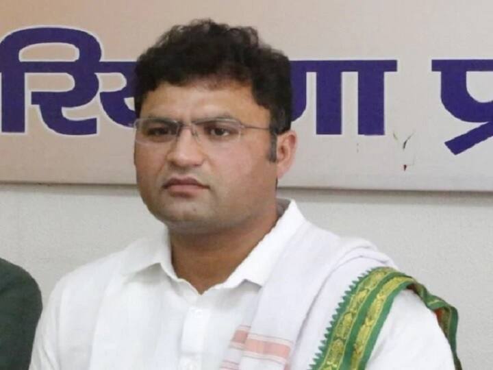 હરિયાણા વિધાનસભા ચૂંટણી પહેલા કૉંગ્રેસને મોટો ઝટકો, પૂર્વ પ્રદેશ અધ્યક્ષ અશોક તંવરે પાર્ટીમાંથી આપ્યું રાજીનામું Haryana Congress leader ashok tanwar resigns From party હરિયાણા વિધાનસભા ચૂંટણી પહેલા કૉંગ્રેસને મોટો ઝટકો, પૂર્વ પ્રદેશ અધ્યક્ષ અશોક તંવરે પાર્ટીમાંથી આપ્યું રાજીનામું