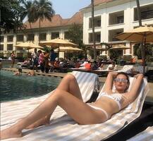 ટૉપલેસ થઈ બિગ બોસની પૂર્વ સ્પર્ધક, આપ્યા બોલ્ડ પોઝ