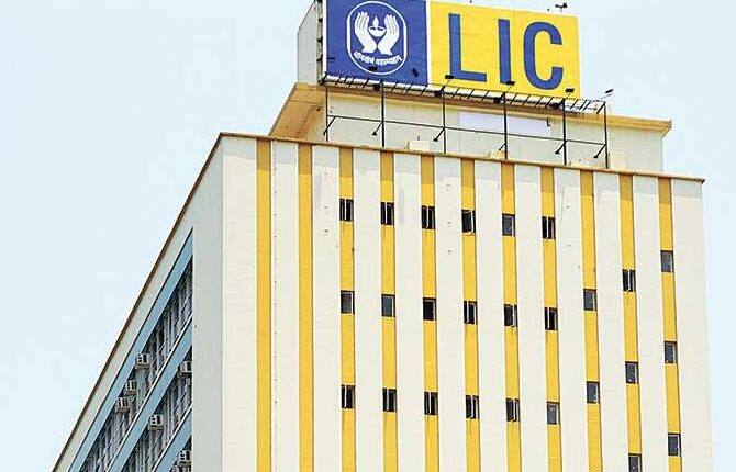 Social media messages baseless, policyholders' money secure: LIC  ‘LIC ડૂબી રહી છે’ સોશિયલ મીડિયા પર VIRAL થયો મેસેજ, કંપનીએ શું આપ્યો જવાબ?