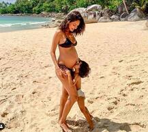 આ હોટ એક્ટ્રેસે બેબી બંપને Kiss કરતા તસવીર કરી શેર, ફેન્સે કહ્યું....