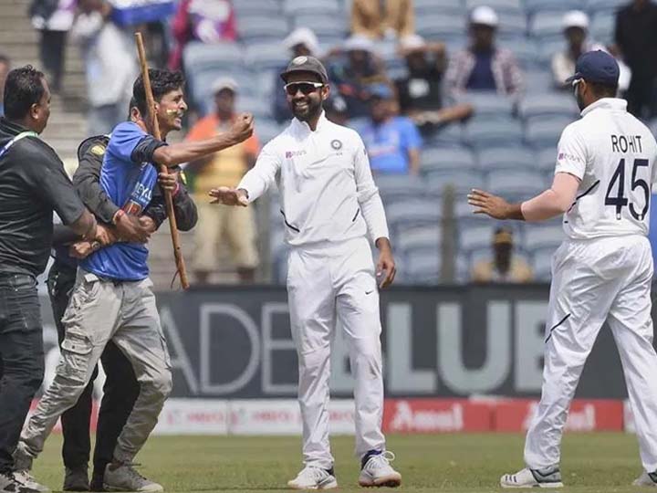 IND vs South Africa Test: ચાહકે મેદાનમાં ઘૂસીને ટીમ ઈન્ડિયા કયા સ્ટાર બેટ્સમેનને નીચે પાડી દીધો? નામ જાણીને ચોંકી જશો