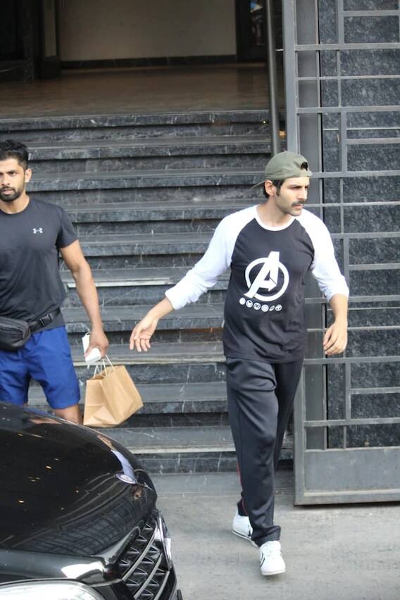  જ્યારે કાર્તિક આર્યન છેલ્લી વખત ફિલ્મ ‘લૂકા છૂપી’માં કૃતિ સેનન સાથે નજર આવ્યો હતો.