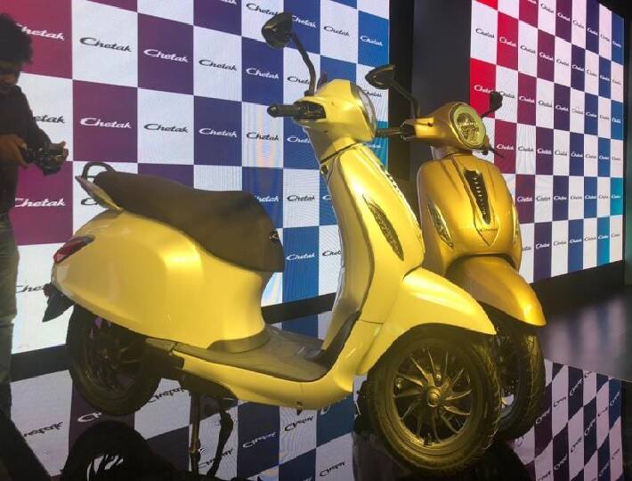 બજાજ ચેતકની ભારતીય માર્કેટમાં વાપસી, ઇલેક્ટ્રિક સ્કૂટર કર્યું લોન્ચ Bajaj auto launch electric version of Chetak scooter in next year બજાજ ચેતકની ભારતીય માર્કેટમાં વાપસી, ઇલેક્ટ્રિક સ્કૂટર કર્યું લોન્ચ