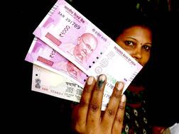 તમે દિવાળીના દિવસે આ ઉપાયો અજમાવશો તો આવકમાં થશે ધરખમ વધારો? જાણો કેવી રીતે