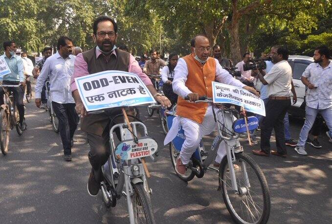 kejriwal government is responsible for pollution in delhi says BJP દિલ્હીમાં પ્રદૂષણને લઈને રાજકારણ ગરમાયું, ભાજપે કહ્યું- કેજરીવાલ સરકાર જવાબદાર