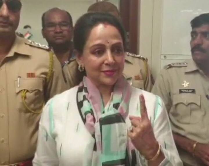 ભાજપ સાંસદ હેમા માલિનીએ વોટિંર કર્યા બાદ લોકોને વિકાસ માટે વોટ આપવાની અપીલ કરી હતી.