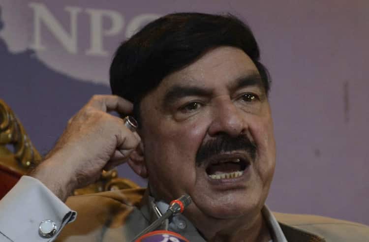 pakistan railway minister sheikh rasheed on india PoKમાં ભારતીય સેનાની કાર્યવાહીથી ગભરાયુ પાકિસ્તાન, બોલ્યુ- હવે તો ભારત પર પરમાણું હુમલો જ થશે....