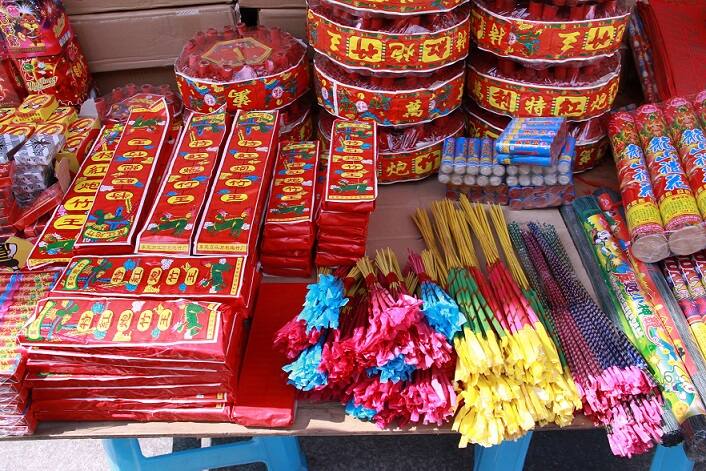chinese fire crackers ban customs department notice મોદી સરકારનો મોટો નિર્ણય, ચાઇનીઝ ફટાકડા વેચતા કે ફોડતા પકડાશો તો.....