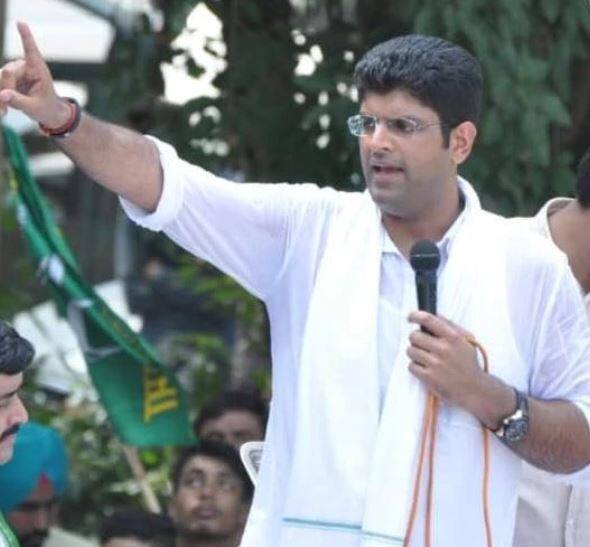 Haryana assembly election result 2019 dushyant chautala may support to congress હરિયાણામાં સત્તા માટે ખેલ શરૂ, JJPએ કૉંગ્રેસની સાથે જવાના આપ્યા સંકેત
