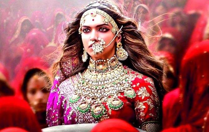 મહાભારતની દ્રૌપદી બનશે આ હોટ એક્ટ્રેસ, 2021માં રિલીઝ થશે ફિલ્મનો પ્રથમ ભાગ deepika padukone plays draupadi in mahabharat movie production madhu mantena મહાભારતની દ્રૌપદી બનશે આ હોટ એક્ટ્રેસ, 2021માં રિલીઝ થશે ફિલ્મનો પ્રથમ ભાગ