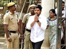 મહારાષ્ટ્રમાં સત્તાનુ રાજકારણ ગરમાયુ, કોંગ્રેસ MLA ઉદ્વવ ઠાકરેને ઘરે જઇને મળ્યા