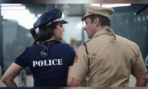 સલમાનની \'Dabangg 3\'માં આ હૉટ એક્ટ્રેસની થઇ એન્ટ્રી, પોલીસવાળી બનીને મચાવશે ધમાલ, જુઓ તસવીરો