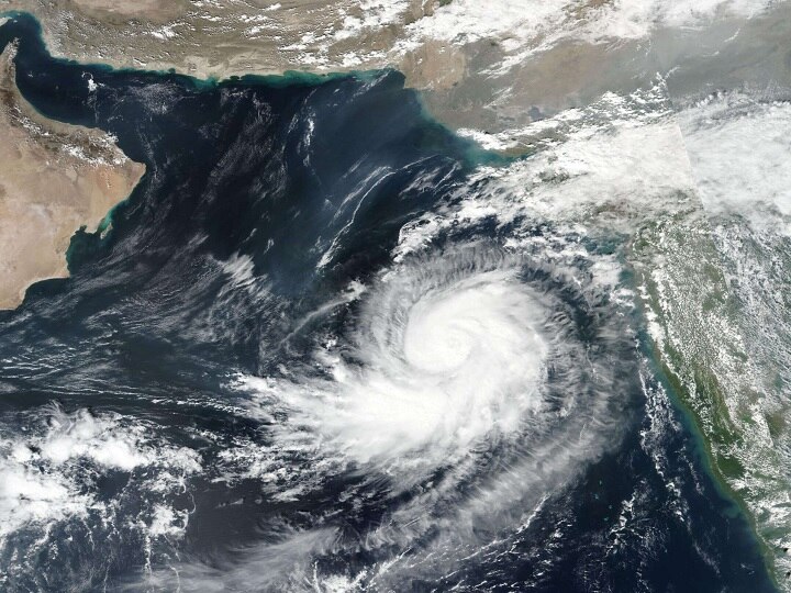 Cyclone Maha effect heavy rainfall to south Gujarat and Saurashtra from November 6 ‘મહા’ વાવાઝોડું ગુજરાતમાં ક્યારે ત્રાટકશે, હવમાન વિભાગે શું કરી મોટી આગાહી ? જાણો વિગત