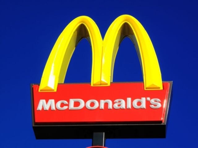 કર્મચારી સાથે અફેરને કારણે McDonald'sએ CEOને નોકરીમાંથી હાંકી કાઢ્યા