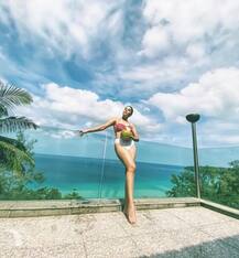 ટીવીની સુપરસ્ટાર \'વહુ\' દેખાઇ બિકીનીમાં, થાઇલેન્ડના બીચ પર મજા કરતી તસવીરો વાયરલ