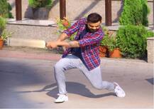 બ્રેક પરથી પરત ફર્યો કોહલી, બાળકો સાથે રમ્યો ગલી ક્રિકેટ, જુઓ વીડિયો