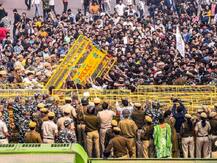 JNU: વિદ્યાર્થીઓના વિરોધ સામે ઝૂકયું પ્રશાસન, ફી વધારાનો નિર્ણય પરત ખેંચ્યો